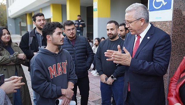 Rektör Prof. Dr. Budak sınavlara hazırlanan öğrencileri ziyaret etti