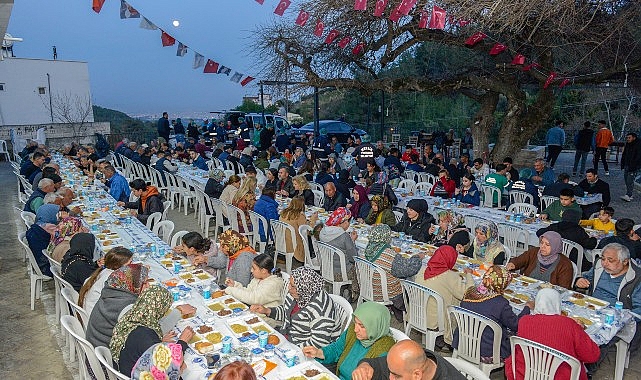 Başkan Abdullah Özyiğit, Yenişehirli vatandaşlarla iftar sofrasında buluştu