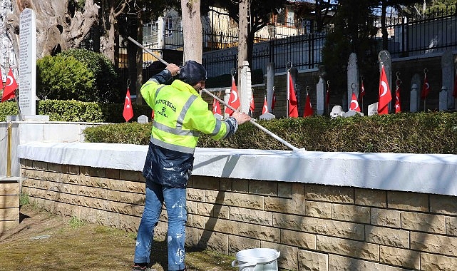 Şehitlikler, “18 Mart Çanakkale Zaferi” için hazırlandı